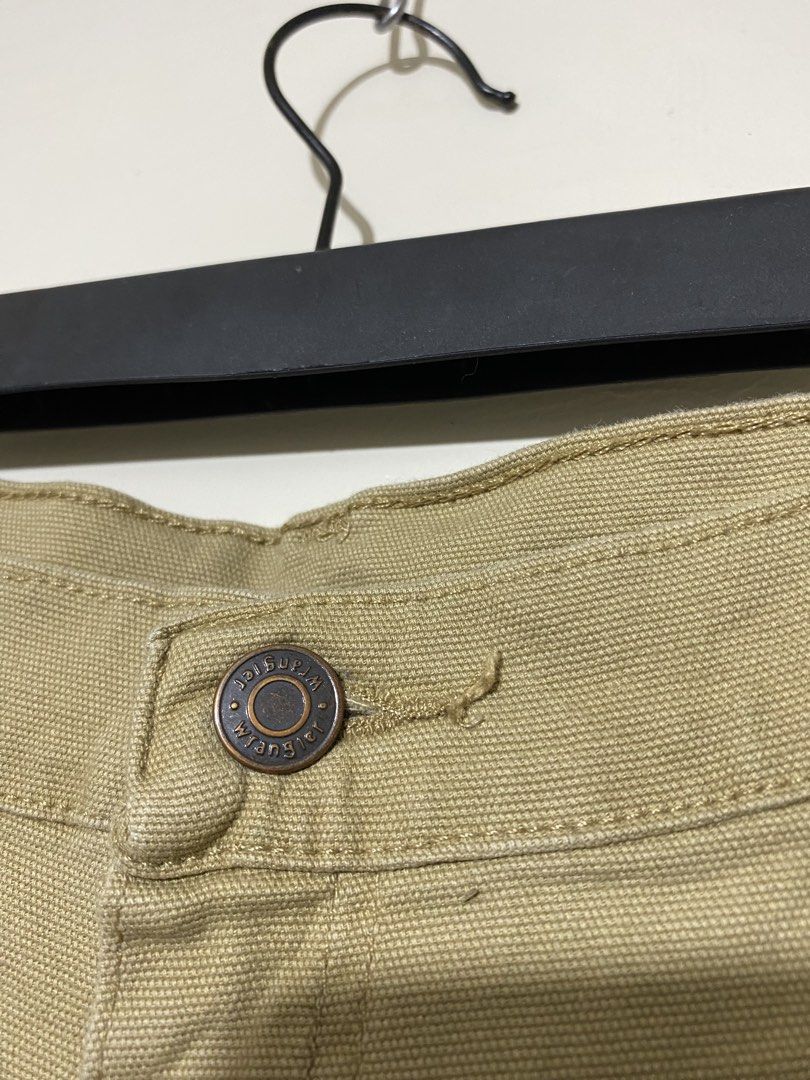 WRANGLER, Carpenter workwear shorts (Category: Shorts) located in Cavite. Submitted by jc_thrift95 (Listing ID 1464834098, Image 3). Description: - be classic tan Wrangler carpenter shorts, featuring distinctive utility tool pockets on the back. - L- 20.5 inch - W- 17.5 inch - Made in Mexico - Color rate 9/10 - See pictures details for dimes..