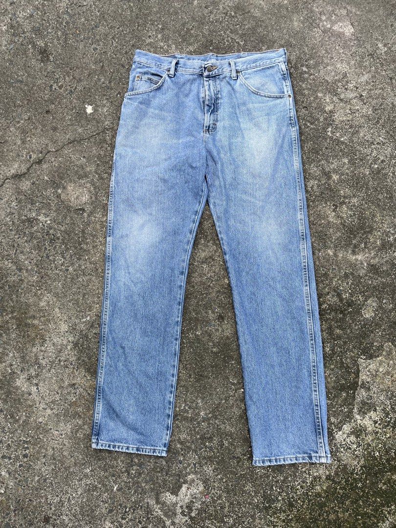 Wrangler Pants (Category: Jeans) located in Las Pinas. Submitted by mysticstone_806e38 (Listing ID 1464894945, Image 1). Description: No issue 36Waist .