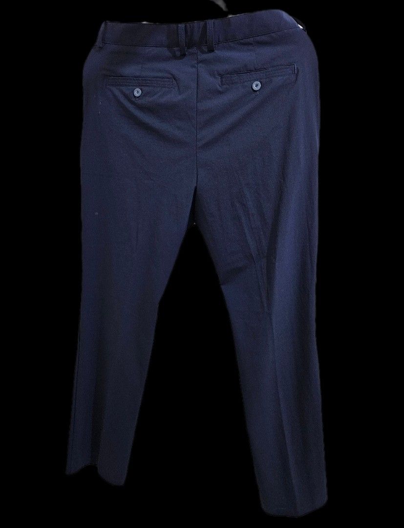 Wyndham Navy Blue Golf Pants Size 32 (Men) (Category: Trousers) located in San Juan City. Submitted by jammanbo (Listing ID 1464813513, Image 2). Description: - Condition: Brand new with tags (never worn) - Size: 32 inches Original price: 6k+ (138000 krw) Buyer shoulders delivery fee.