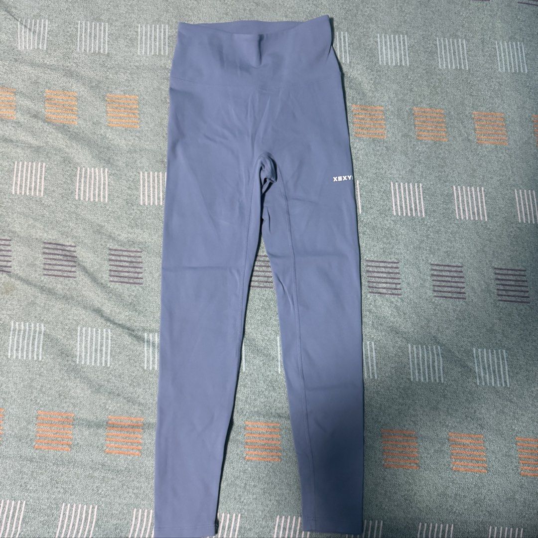Xexymix Leggings (Category: Activewear) located in Pasig City. Submitted by closet_declut95 (Listing ID 1464821952, Image 1). Description: Bought for Php 2,700+ via website Size: M Color: Living Blue Model: 360N Leggings Rfs: wont use it anymore. .