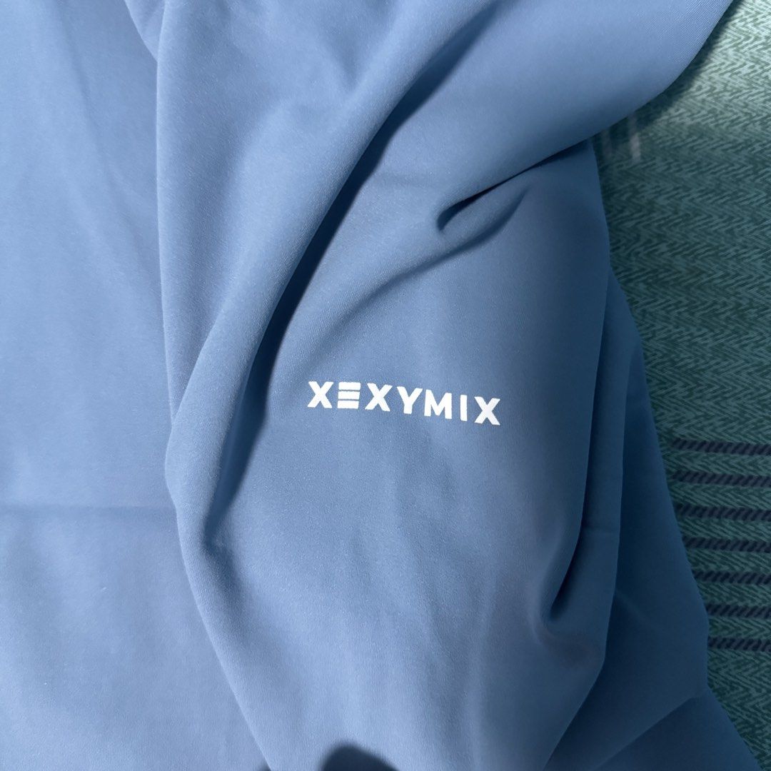 Xexymix Leggings (Category: Activewear) located in Pasig City. Submitted by closet_declut95 (Listing ID 1464821952, Image 3). Description: Bought for Php 2,700+ via website Size: M Color: Living Blue Model: 360N Leggings Rfs: wont use it anymore. .