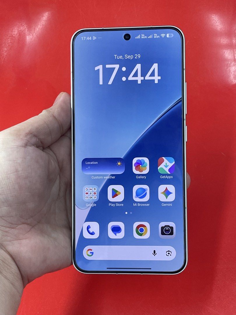 XIAOMI 15 5G (12|512) GLOBAL VARIANT (Category: Other Mobile & Gadget Accessories) located in Pasig City. Submitted by chloesgadgetshop (Listing ID 1464924401, Image 2). Description: FOR SALE XIAOMI 15 5G GLOBAL VARIANT COLOR WHITE 12 GB RAM 512 GB ROM DUAL PHYSICAL SIM 93% BATTERY HEALTH ALL WORKING NO HIDDEN ISSUE NO HISTORY OF REPAIR ZERO DENT UNLI TEST UNLI RESET ‼️UNIT ONLY .
