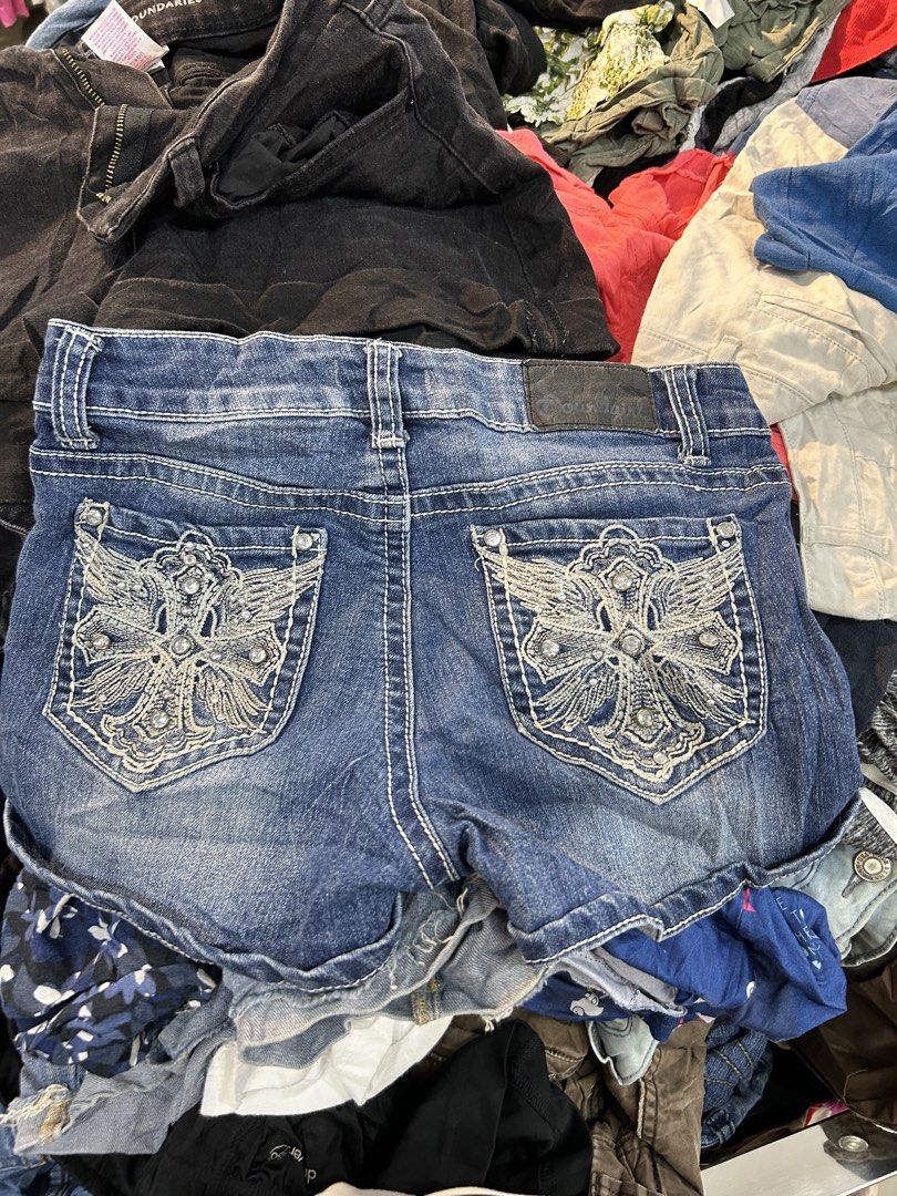 Y2K Cross Wings Denim Shorts (Category: Shorts) located in Kabankalan. Submitted by leans_closet (Listing ID 1464871872, Image 1). Description: .