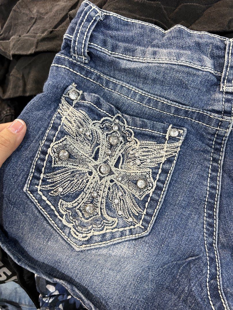Y2K Cross Wings Denim Shorts (Category: Shorts) located in Kabankalan. Submitted by leans_closet (Listing ID 1464871872, Image 2). Description: .