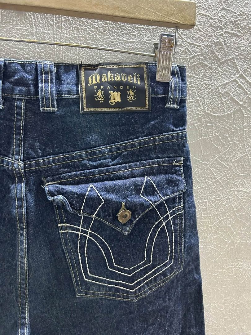 Y2K MAKAVELI JORTS (Category: Shorts) located in Caloocan City. Submitted by j3ngsanity (Listing ID 1464924111, Image 3). Description: SIZE : 28x23x10 ISSUE : MISSING BUTTON.