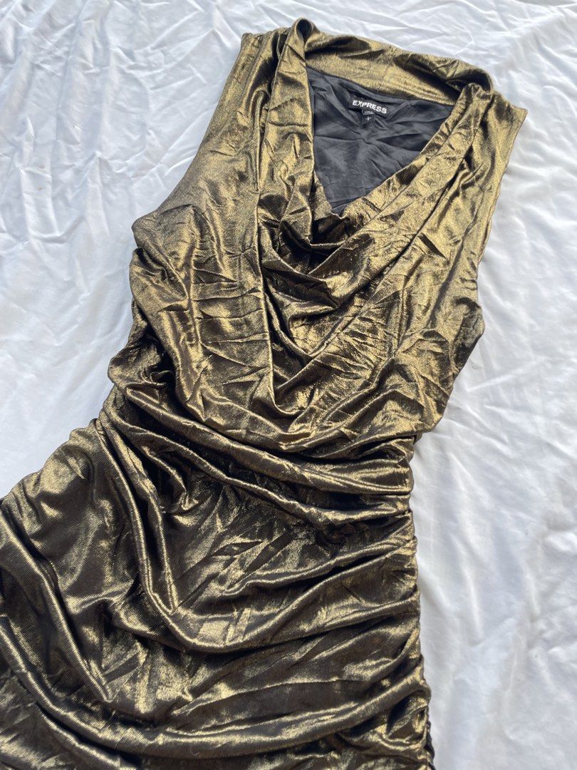 Y2k Metallic Gold Full Length Top (Category: Sleeveless) located in San Carlos. Submitted by cherrynoir (Listing ID 1464800413, Image 2). Description: Good Condition Can be mini dress .