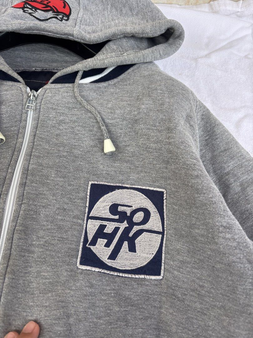 Y2k SOHK ZIP UP (Category: Coats, Jackets and Outerwear) located in Baguio. Submitted by cj_buswilan (Listing ID 1464891936, Image 3). Description: SCHOOL OF HARD KNOCKS Y2K Jacket vintage 29Lx25W Pristine condition Walang issue sa logo/embroid/print Ang issue wala lang stopper yung zipper pero functional does not affect condition 9/10 pa .
