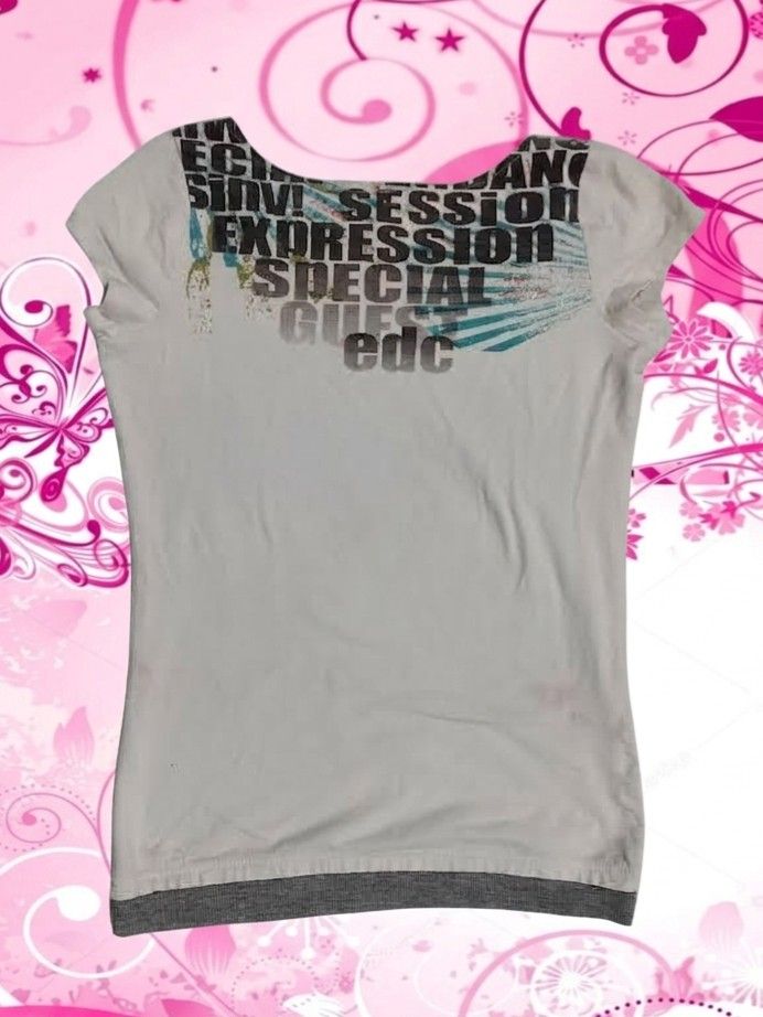 Y2K Top (Category: Blouses) located in Baguio. Submitted by nnthnnth (Listing ID 1464902456, Image 2). Description: .