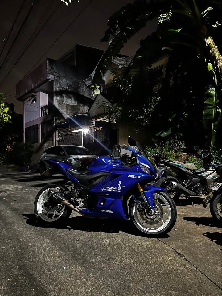 Yamaha R3 v2 2021 Model (Category: Motorbikes for Sale) located in Caloocan City. Submitted by fiercedog_4634cd (Listing ID 1464775424, Image 3). Description: Open for swap sa lower unit + cash Yamaha R3 Version 2 2021 model Newly pms 18k odo Complete original papers Lto plate number Aftermarket single shifter Beast tire front and rear Akra full exhaust Double Bubble visor Issue paso bawas nalang natin sa price(pwedeng iparehistro ko din muna pag