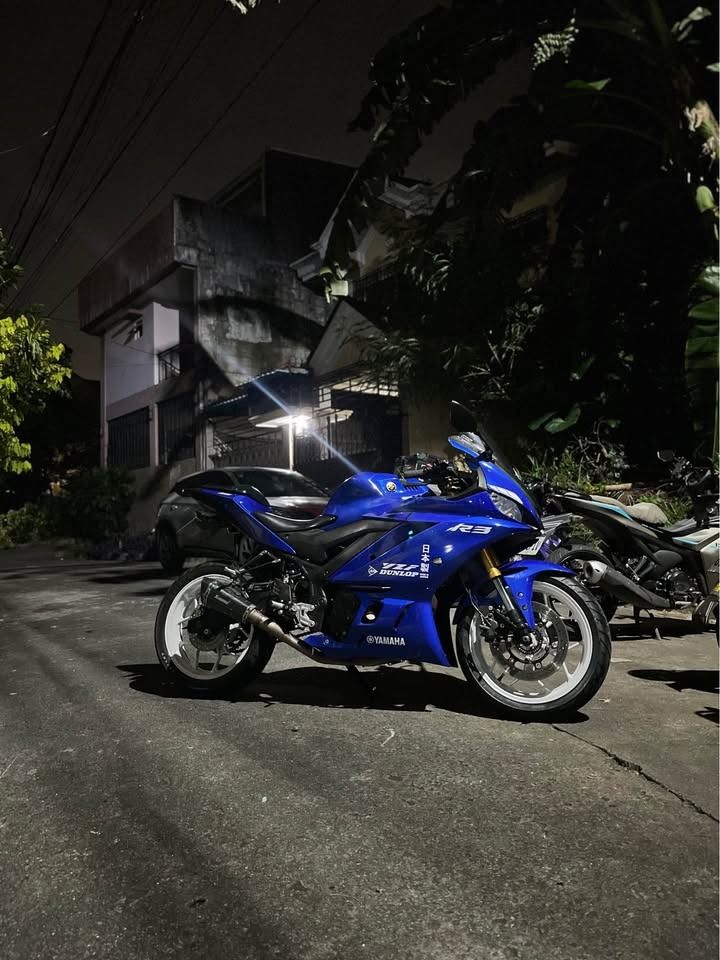 Yamaha R3 v2 2021 Model (Category: Motorbikes for Sale) located in Caloocan City. Submitted by fiercedog_4634cd (Listing ID 1464775424, Image 2). Description: Open for swap sa lower unit + cash Yamaha R3 Version 2 2021 model Newly pms 18k odo Complete original papers Lto plate number Aftermarket single shifter Beast tire front and rear Akra full exhaust Double Bubble visor Issue paso bawas nalang natin sa price(pwedeng iparehistro ko din muna pag