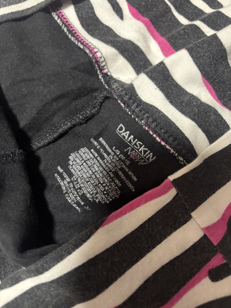 Yoga/Capri Pants (Category: Other Bottoms) located in Quezon City. Submitted by jjccly (Listing ID 1464910688, Image 2). Description: size large kids 10-12 (best fit 26-27 waist) pre-loved managed ur expectations flaw: minimal discoloration(see last pic) no ww/addtl pic reqs.