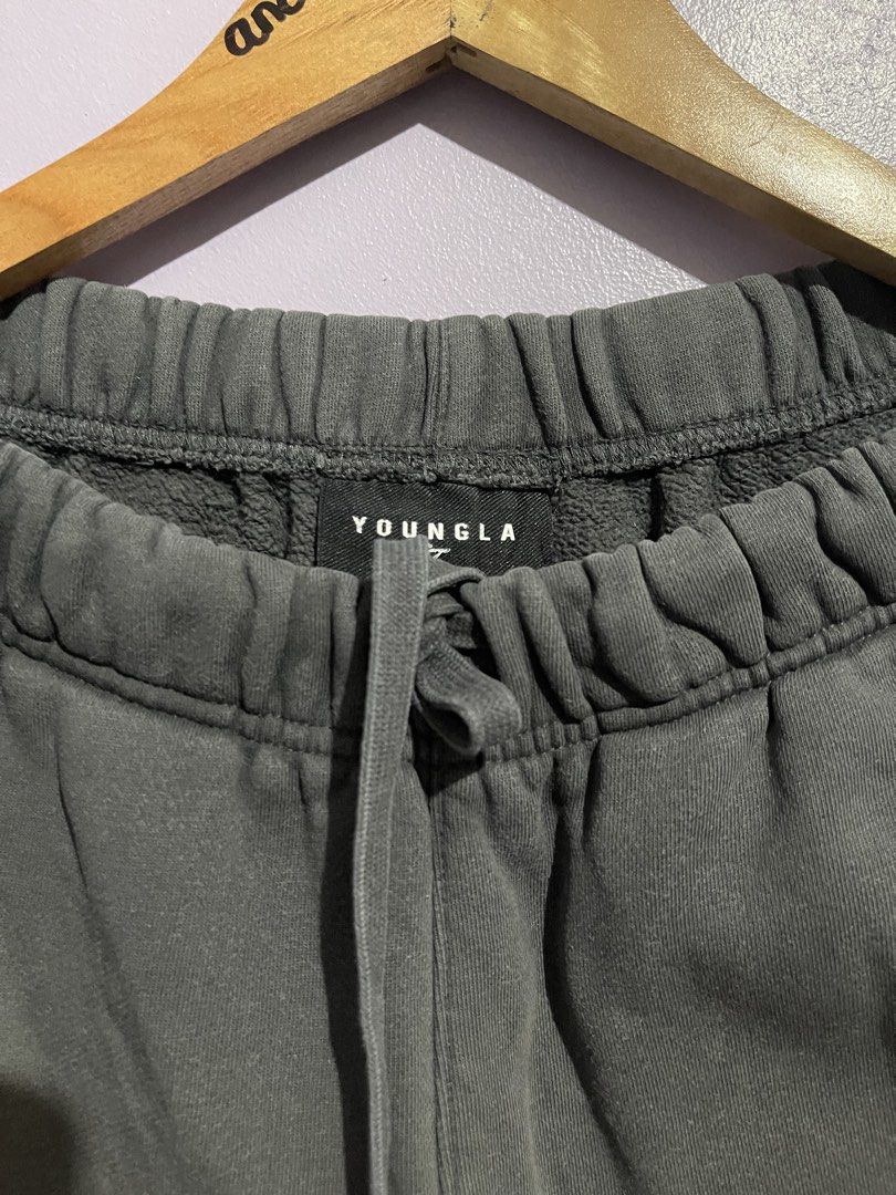 YoungLA Sweatpants (Category: Joggers) located in Angeles City. Submitted by andreiboughts (Listing ID 1464957783, Image 3). Description: Length: 40 Width: 28-38 (garterized) Condition: 9.5/10 Color rate: 9.5/10 Issue (s): stain Complete Tags ✅ Large on tag.