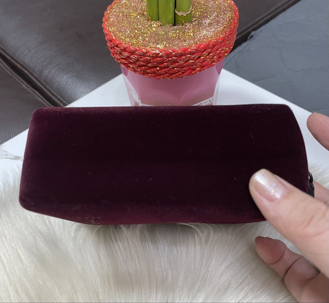 YSL Makeup Pouch (Velvet) (Category: Other Accessories) located in Mandaue City. Submitted by ludz_0246 (Listing ID 1464925712, Image 3). Description: Velvet Med Size Good as new condition .