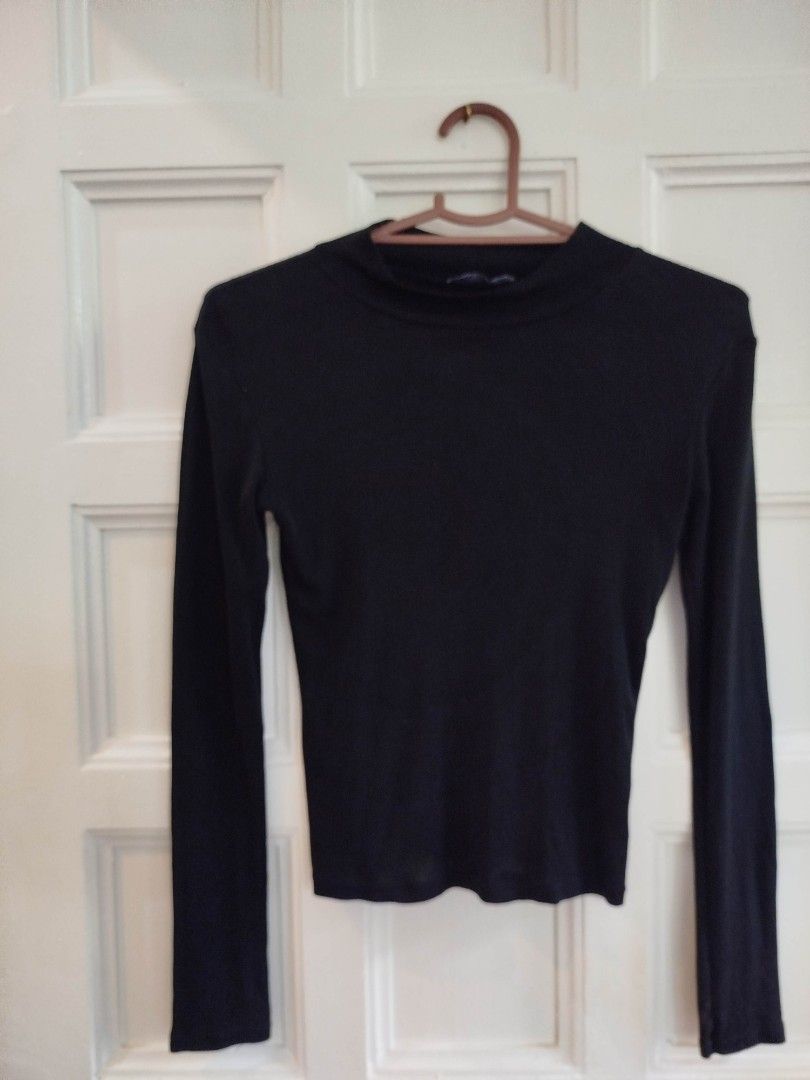 Zara high neck black long sleeve (Category: Longsleeves) located in Las Pinas. Submitted by wisedragon-84af (Listing ID 1464771552, Image 1). Description: .