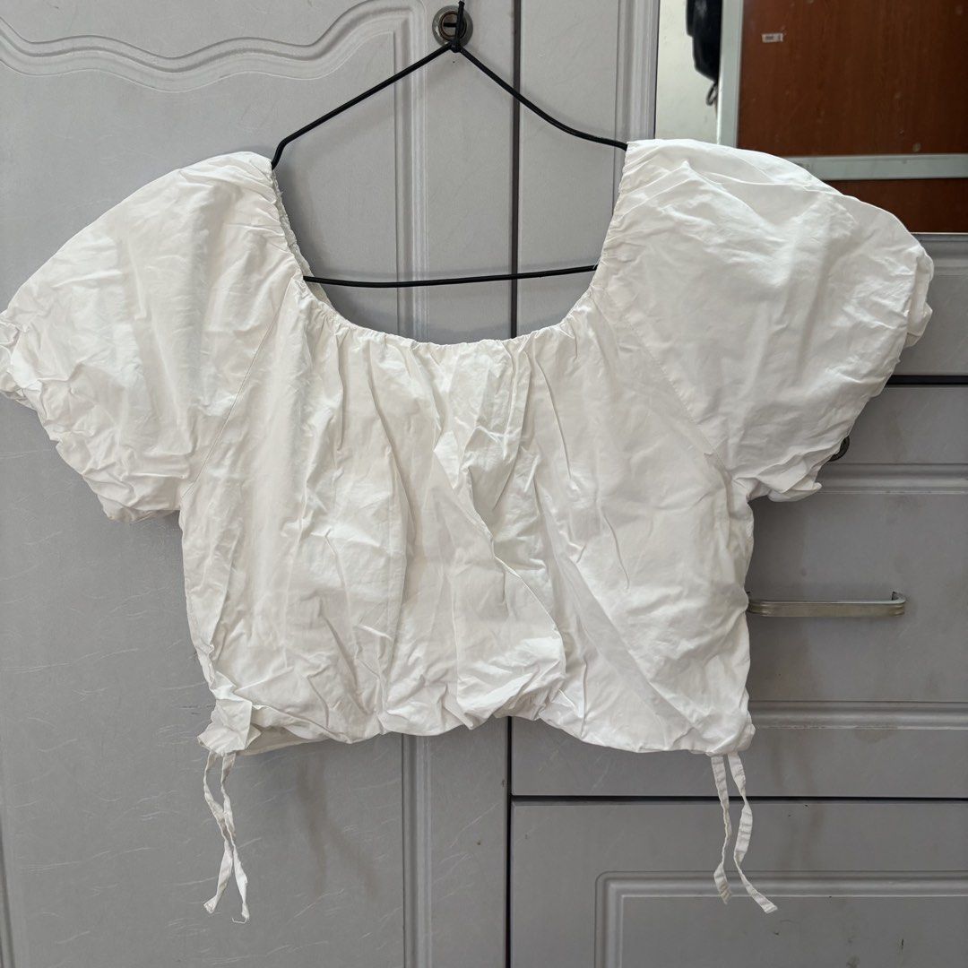 Zara Kids White Ruched Blouse (Category: Blouses) located in Binan City. Submitted by mypreloved_haul (Listing ID 1464818426, Image 1). Description: LAST PRICE POSTED! FOR SURE BUYERS ONLY. CAN FIT ADULT XS .