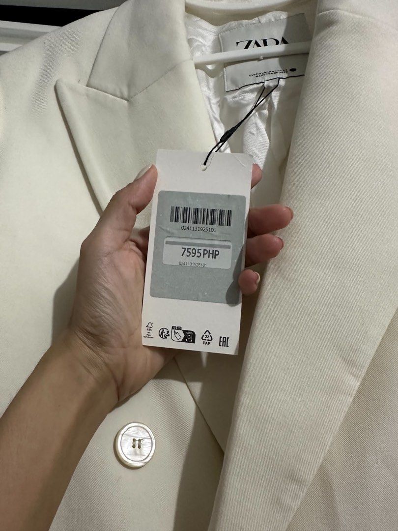 Zara Long Blazer Coat (Category: Coats, Jackets and Outerwear) located in San Pablo. Submitted by mrthxx (Listing ID 1464898487, Image 2). Description: - not used - orig price: Php 7595! - size small.