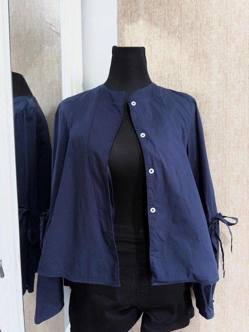 Zara Navy Blue Poplin Button Down Tie Sleeve Top (Category: Longsleeves) located in Lucena. Submitted by outfyndbyia_07123 (Listing ID 1464888736, Image 3). Description: Small on tag Color condition (Navy Blue): 9/10 .