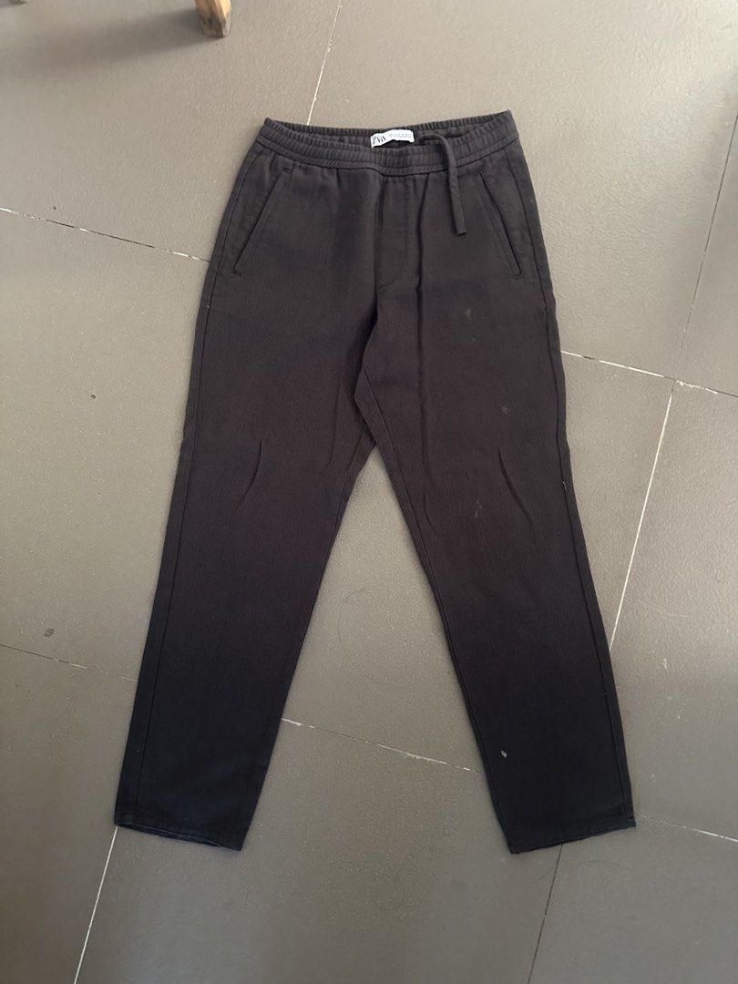 Zara Slim fit Trousers (Category: Trousers) located in Santa Rosa. Submitted by jeloboi (Listing ID 1464825500, Image 1). Description: Issues: Stains (You can check it in the slides) (I think also that its washable naman po natambak lang po talaga kasi) Used Once only Bought for ₱4,000 Measurements: Waist: 27-31 Length: 39.5 in Leg Opening: 7 in.
