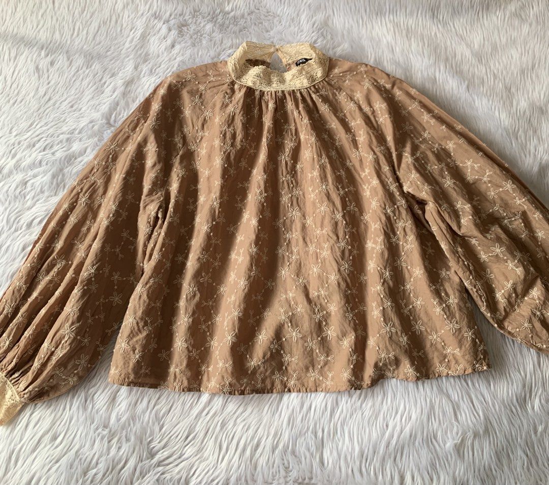 ZARA Top (Category: Blouses) located in Cebu City. Submitted by _labelscebu (Listing ID 1464830284, Image 2). Description: .
