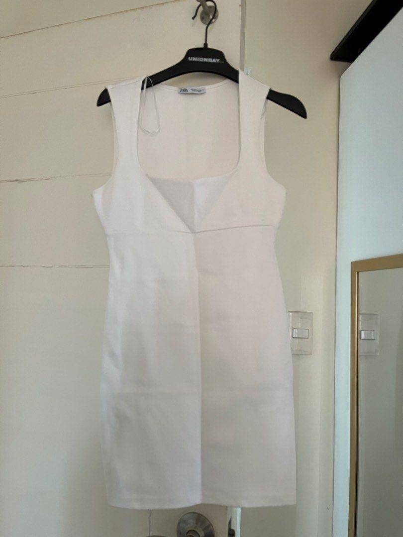Zara White Square Neck Dress (Category: Dresses) located in Quezon City. Submitted by mary_a_ (Listing ID 1464808369, Image 1). Description: Zara white dress Seldomly used Decluttering.