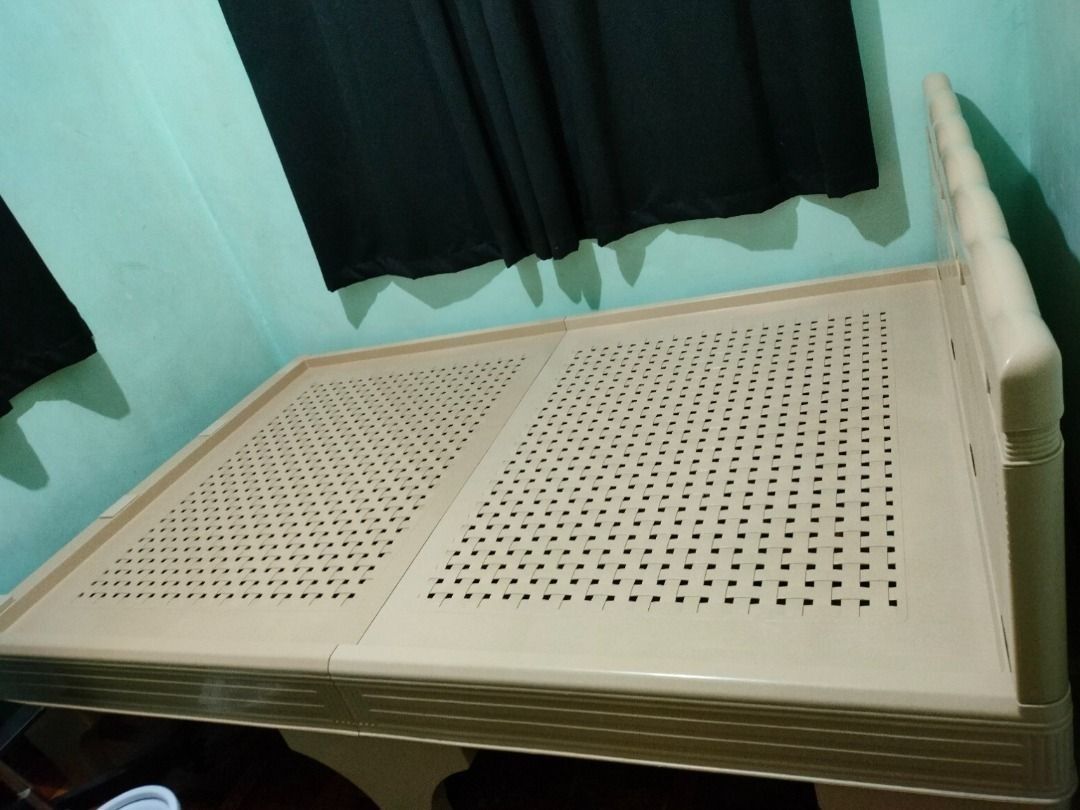 Zooey Cool & Comfort Semi-Double Bed Frame (Category: Bed Frames & Mattresses) located in San Pedro. Submitted by leviandmillie (Listing ID 1464954137, Image 1). Description: ‼️PICK UP ONLY‼️ ‼️Kindly read all the information.‼️ 🛏️ Zooey Cool & Comfort Semi-Double Bed Frame (48" x 75") – ₱2,500 Only 📌 Condition: Secondhand 🛒 Reason for Selling: Lilipat ng bahay, hassle dalhin 📦 Original Price: ₱6,400 💰 Selling Price: ₱2,500 ✅ Specs & Feature