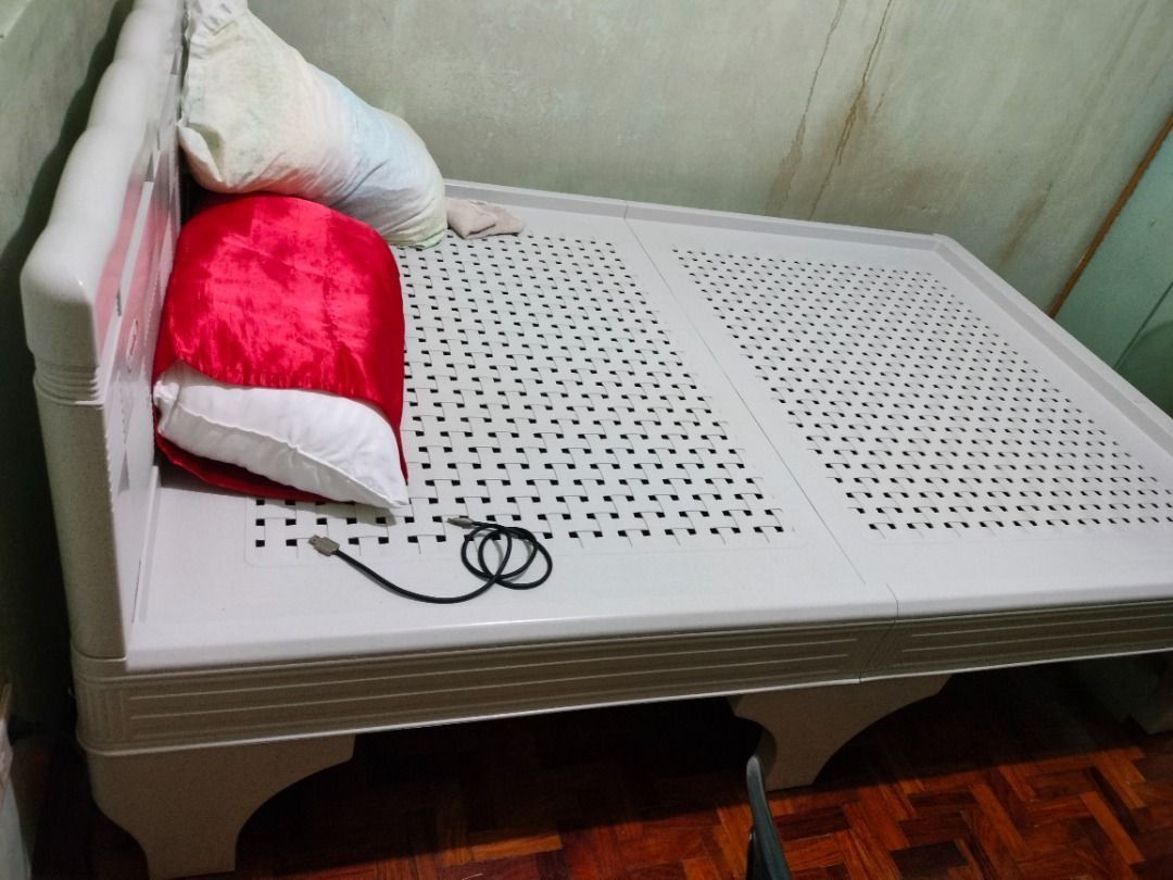 Zooey Cool & Comfort Semi-Double Bed Frame (Category: Bed Frames & Mattresses) located in San Pedro. Submitted by leviandmillie (Listing ID 1464954389, Image 2). Description: ‼️PICK UP ONLY‼️ ‼️Kindly read all the information.‼️ 🛏️ Zooey Cool & Comfort Semi-Double Bed Frame (48" x 75") – ₱2,420 ONLY ‼️MATTRESS, PILLOWS, BEDDING, CABLE, AND OTHER ITEMS SHOWN ARE NOT INCLUDED.‼️ 📌 Condition: Secondhand 🛒 Reason for Selling: Lilipat ng bahay, has