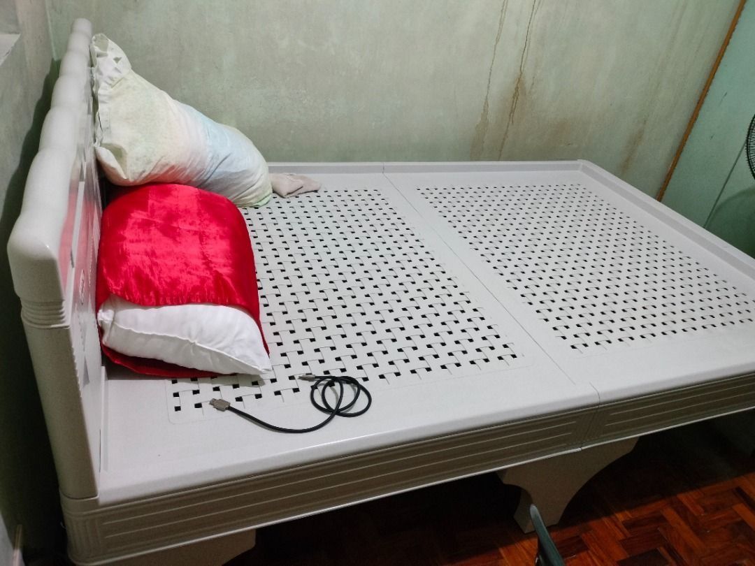Zooey Cool & Comfort Semi-Double Bed Frame (Category: Bed Frames & Mattresses) located in San Pedro. Submitted by leviandmillie (Listing ID 1464954389, Image 1). Description: ‼️PICK UP ONLY‼️ ‼️Kindly read all the information.‼️ 🛏️ Zooey Cool & Comfort Semi-Double Bed Frame (48" x 75") – ₱2,420 ONLY ‼️MATTRESS, PILLOWS, BEDDING, CABLE, AND OTHER ITEMS SHOWN ARE NOT INCLUDED.‼️ 📌 Condition: Secondhand 🛒 Reason for Selling: Lilipat ng bahay, has