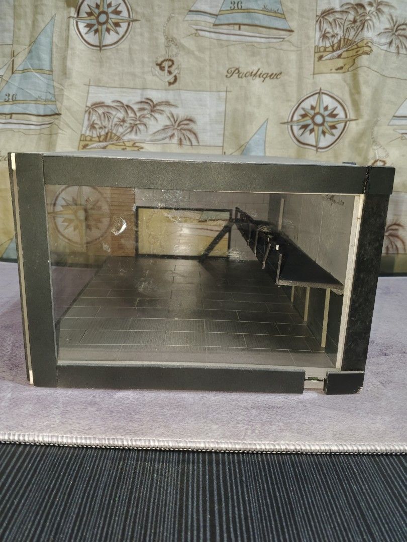 1:64 Diorama with acrylic cover (Category: Vehicle & Diecast Models) located in Baguio. Submitted by dondee1 (Listing ID 1459414153, Image 2). Description: 1:64 Diorama With acrylic cover ₱600 Issue: Tangal ang micro usb charging port need lang ipakabit working pa ang lights, paint chip at mold sa walls, & detach balcony rail parts Baguio📍 Shipping via J&T or LBC.