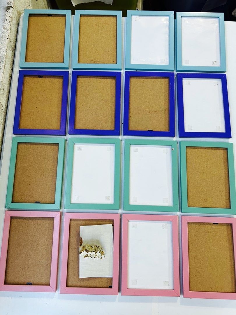 16 pcs Frames (Category: Frames & Pictures) located in Subang Jaya. Submitted by naqeeza (Listing ID 1459456375, Image 1). Description: Total ada 16 keping. Tanpa kaca Sesuai untuk tampal poster di bilik kanak2 atau yang suka graphic work. Custom painted untuk prop bilik kanak2 Kondisi masih cantik, hanya tiada cover kaca atau plastik .