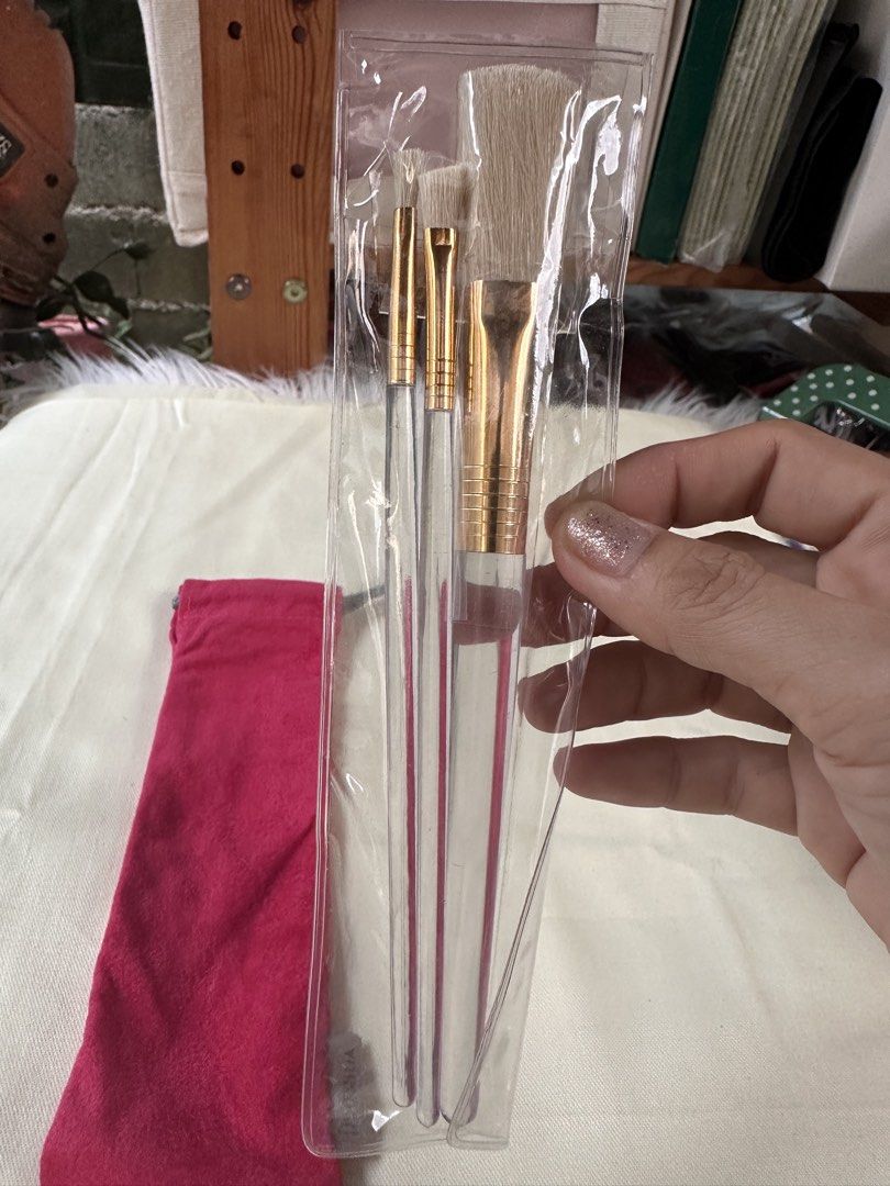 3pcs Make Up Brushes Japan (Category: Makeup) located in Davao. Submitted by favoritepreloved (Listing ID 1459368844, Image 3). Description: 💜 Unused Condition.