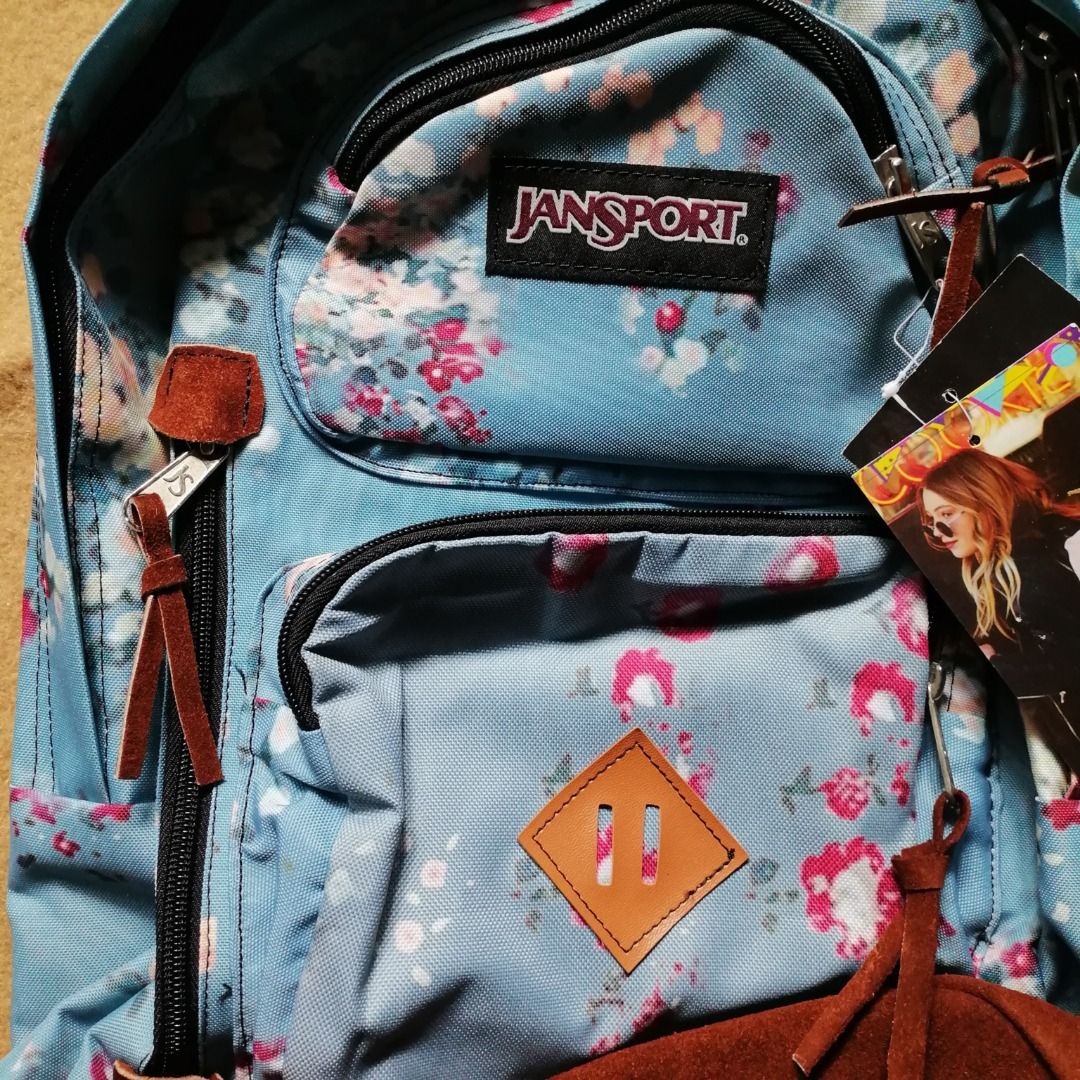 🌸 Jansport Floral Leather Backpack 🌸 (Category: Backpacks) located in Itogon. Submitted by m_xary (Listing ID 1459417647, Image 2). Description: ✨ Floral design ✨ Leather material ✨ Multiple pockets & compartments ✨ Spacious and practical ✨ Stylish yet functional ✨ Durable and perfect for everyday use 📌 Strictly NO CANCELLATIONS & NO RETURNS. 📦 Shipping fee must be shouldered by the buyer. MOD: Gcash.