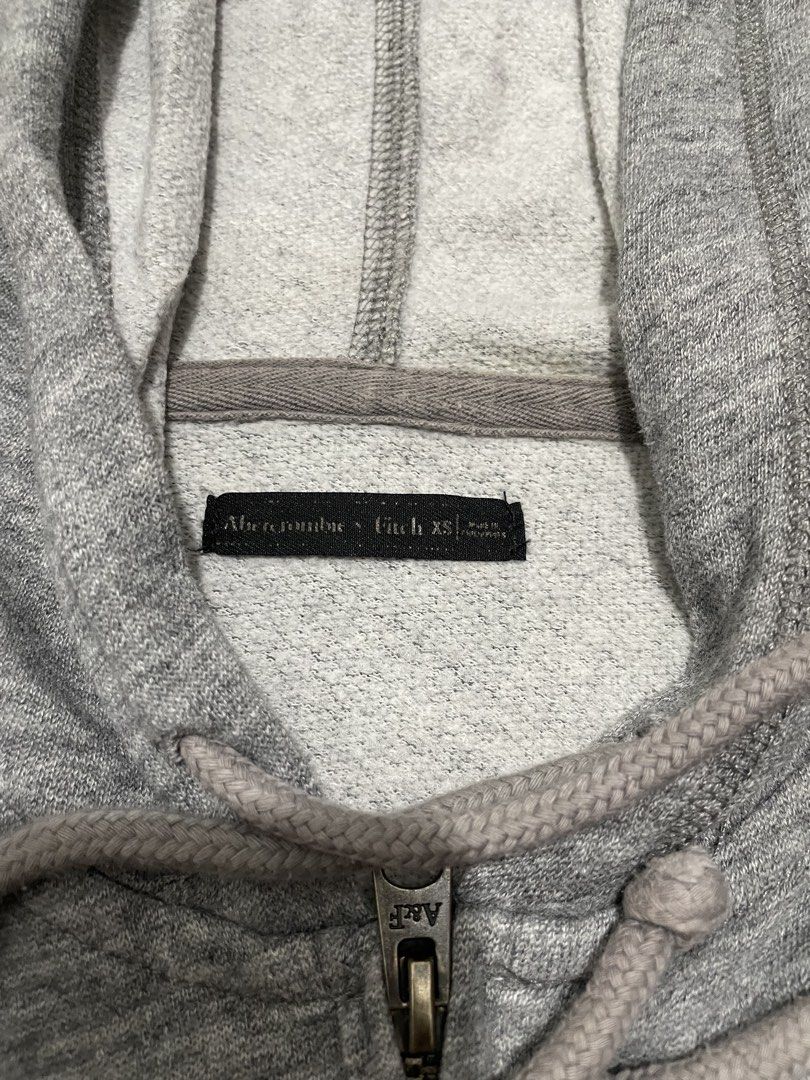 Abercrombie & Fitch Zip Up Jacket (Category: Coats, Jackets and Outerwear) located in Angeles City. Submitted by utmostplug (Listing ID 1459387789, Image 2). Description: Size: XS Width: 17” Length: 23.5” Excellent condition No flaws.