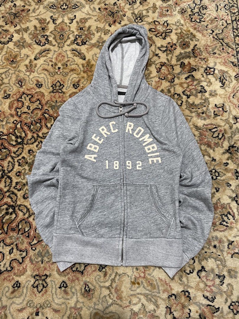 Abercrombie & Fitch Zip Up Jacket (Category: Coats, Jackets and Outerwear) located in Angeles City. Submitted by utmostplug (Listing ID 1459387789, Image 1). Description: Size: XS Width: 17” Length: 23.5” Excellent condition No flaws.