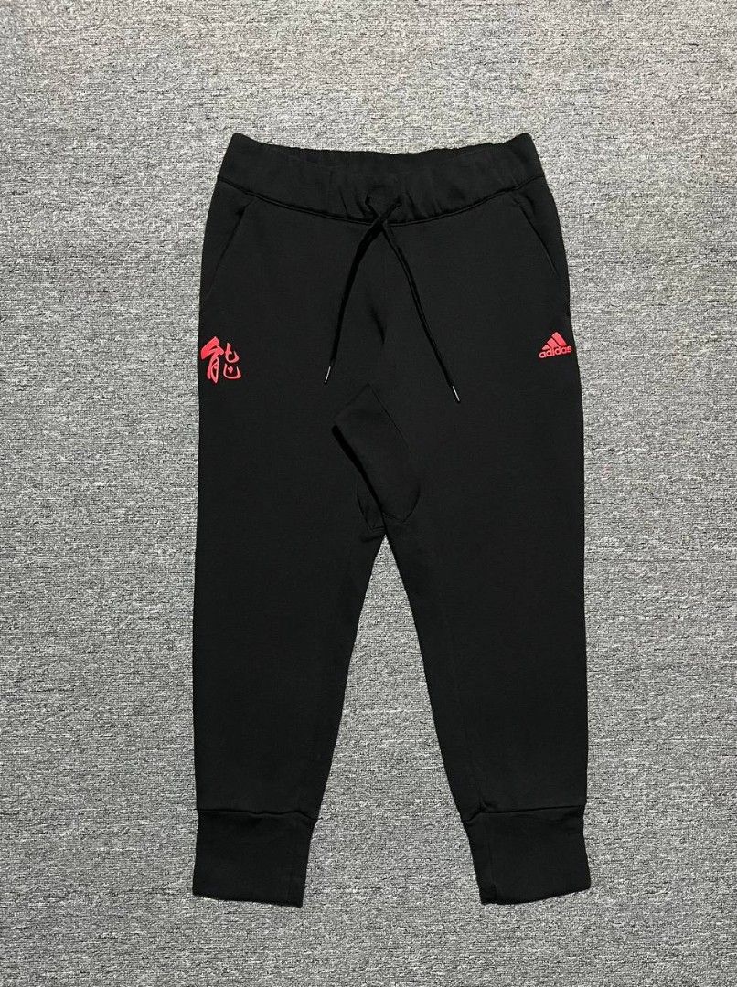 ADIDAS FLEECE LINED ATHLEISURE JOGGER (Category: Joggers) located in Caloocan City. Submitted by wewearworn (Listing ID 1459392938, Image 3). Description: waist: 34 to 38 length: 37 Almost new pa No issues 9.8/10 Color Rate.