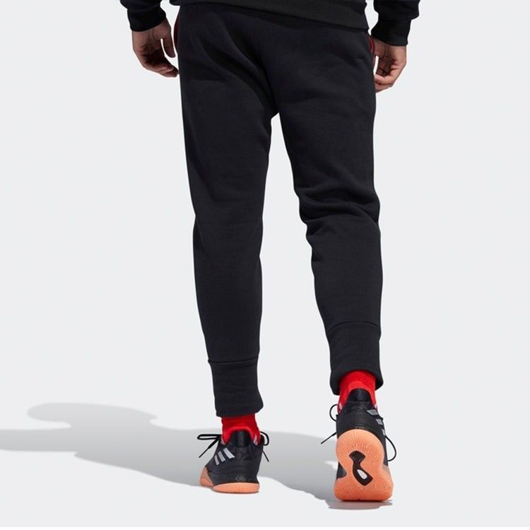 ADIDAS FLEECE LINED ATHLEISURE JOGGER (Category: Joggers) located in Caloocan City. Submitted by wewearworn (Listing ID 1459392938, Image 2). Description: waist: 34 to 38 length: 37 Almost new pa No issues 9.8/10 Color Rate.