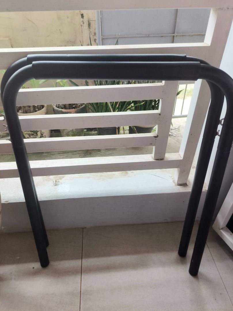 Adjustable Weight Bench Frame with Attachments (Category: Weights & Dumbbells) located in San Leonardo. Submitted by burgossanleonardo.12345 (Listing ID 1459438279, Image 2). Description: - Adjustable weight bench frame, perfect for home gym strength training. - Includes main U-shaped supports and sturdy base legs. - Comes with adjustment knobs and other essential metal parts. - Ideal for building your home gym setup. - Get stronger at home with 