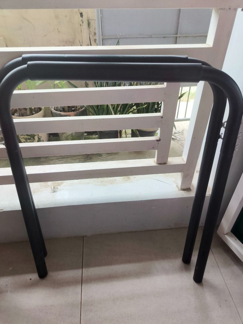 Adjustable Weight Bench Frame with Attachments (Category: Weights & Dumbbells) located in San Leonardo. Submitted by burgossanleonardo.12345 (Listing ID 1459438279, Image 3). Description: - Adjustable weight bench frame, perfect for home gym strength training. - Includes main U-shaped supports and sturdy base legs. - Comes with adjustment knobs and other essential metal parts. - Ideal for building your home gym setup. - Get stronger at home with 