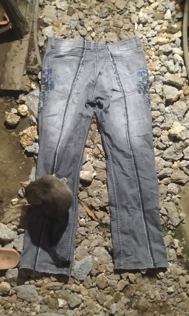 Affliction jeans (Category: Jeans) located in Mandaue City. Submitted by goldenhawk-80be5b (Listing ID 1459395500, Image 2). Description: waist -38 inseam- 32 leg opening -9.5 issue:missing buttons, metal patch missing, parang altered.