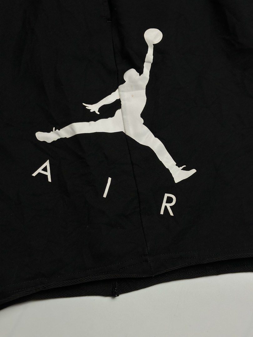 Air Jordan (Category: Shorts) located in Orani. Submitted by ajgav69 (Listing ID 1459379946, Image 3). Description: Air JorD Actual dimes 33-40 waistline 19 length 10/10 color rate No issue No Hole No crack No hairlines. 📩📩.