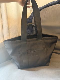 （分類：）位於 。 由 bbbbbbella.moonn 提交（商品編號 1459344160，圖片 1）。簡介： 。