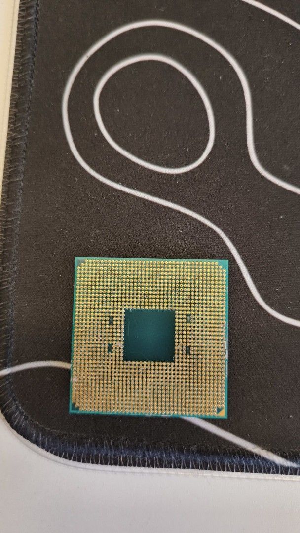 AMD Ryzen 5 2600 CPU / Processor (Category: Other Accessories) located in Kuala Lumpur. Submitted by wildhawk.431a8a (Listing ID 1459394792, Image 3). Description: AMD Ryzen 5 2600 for sale - 6 Cores / 12 Threads - AM4 Socket - CPU only / [有原装盒子和风扇的话可以写 Included] - Used but working well - Can test before buy - Reason for selling: Upgrade Price: RM120.