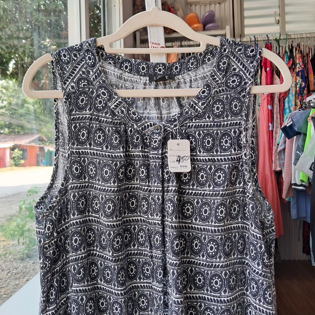 Ann Taylor LOFT Linen-Blend Sleeveless Romper (Category: Rompers) located in Digos. Submitted by richcaliforniaclothingstore (Listing ID 1459336046, Image 3). Description: 📌Manage your expectations this is not brandnew 📦We ship nationwide via J&T Express (no COD❌️) 📍Location: Lim Extension Digos City Davao Del Sur (besides camillian sister) 📝Lay-away terms available 🎥 We offer video calls for transparency so you can personally inspect your i