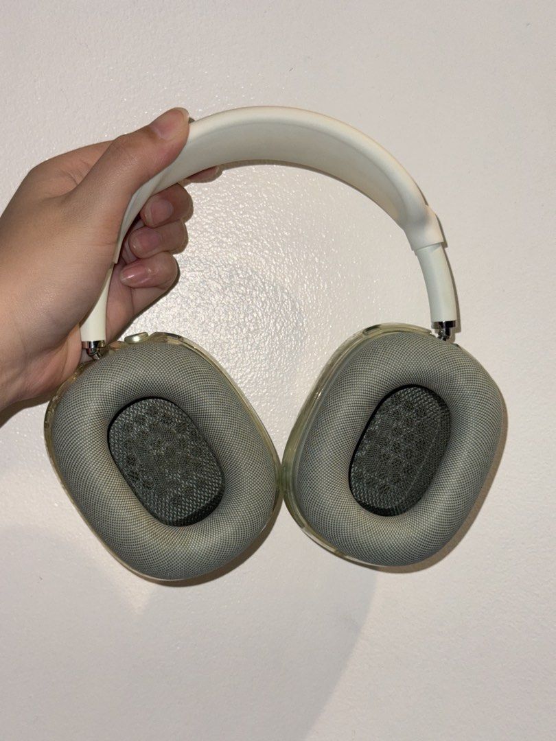 Apple AirPods Max 1 (GREEN) (Category: Headphones & Headsets) located in Mandaluyong City. Submitted by piperseneca (Listing ID 1459368608, Image 2). Description: Selling my green Apple AirPods Max. Excellent sound and noise cancellation. Includes silver protective hardcase (soft inside), green apple cover, protective covers (see last pic *photo from the internet*) -NO DENTS / SCRATCHES -RARELY USED, EXCELLENT CONDITION -LIGHTNING CABLE AND ORIGI