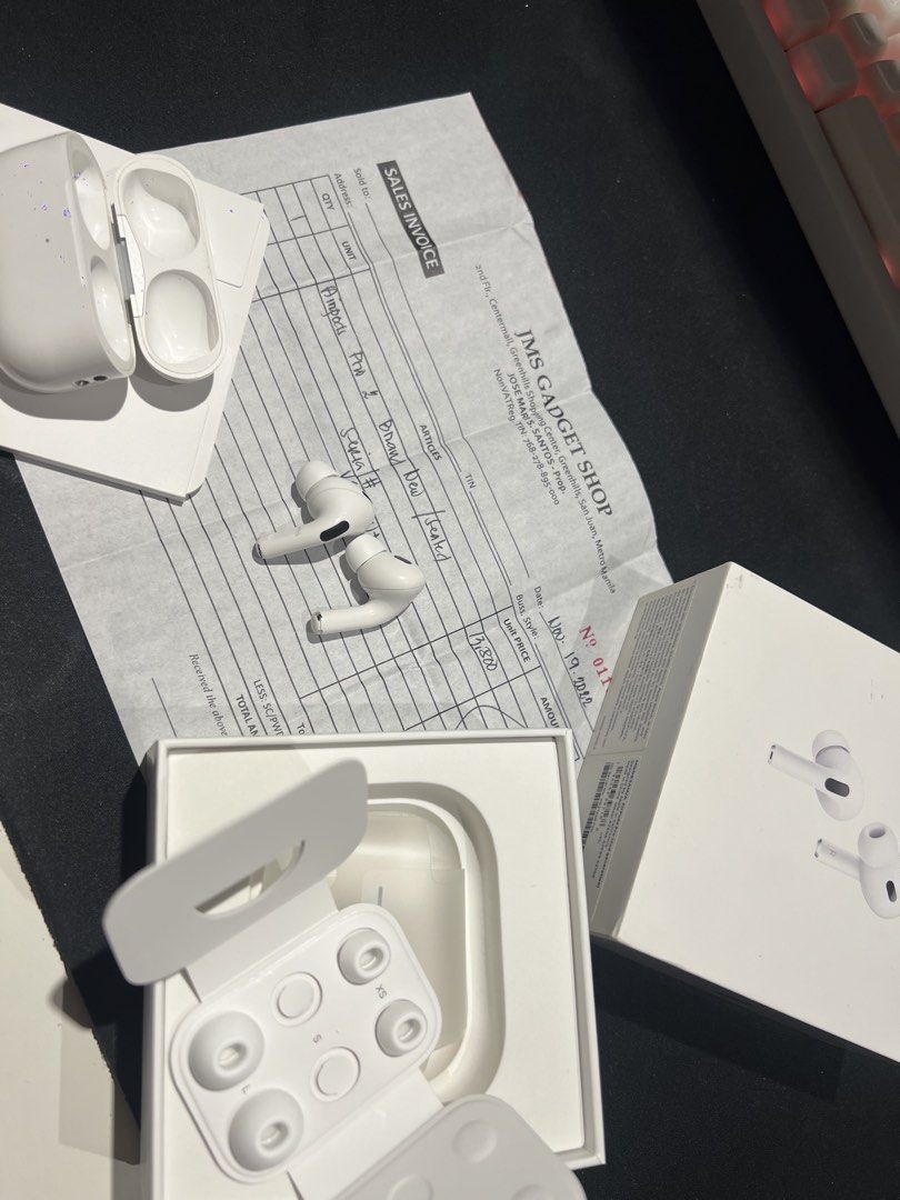 Apple AirPods Pro (2nd generation) (Category: Earphones) located in Calamba. Submitted by charlesdl (Listing ID 1459456961, Image 1). Description: Apple AirPods 2 for sale with box and receipt (NOT A PREMIUM COPY) Test all you want upon meeting and you can back out if it’s a fake. RFS: Upgrading to airpods max Open for swap to apple watch.