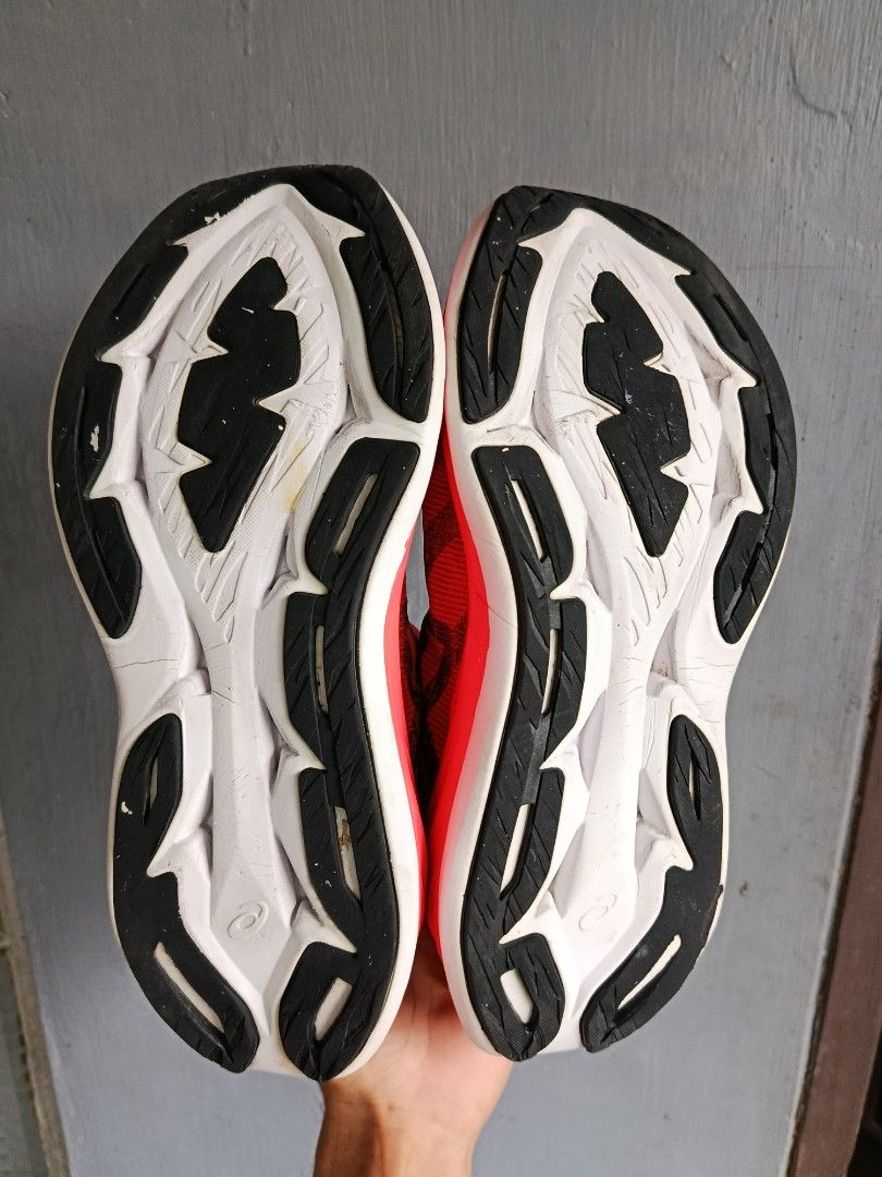 ASICS (Category: Sneakers) located in Dagupan City. Submitted by rodolfo_b (Listing ID 1459368927, Image 3). Description: 8/41/26.
