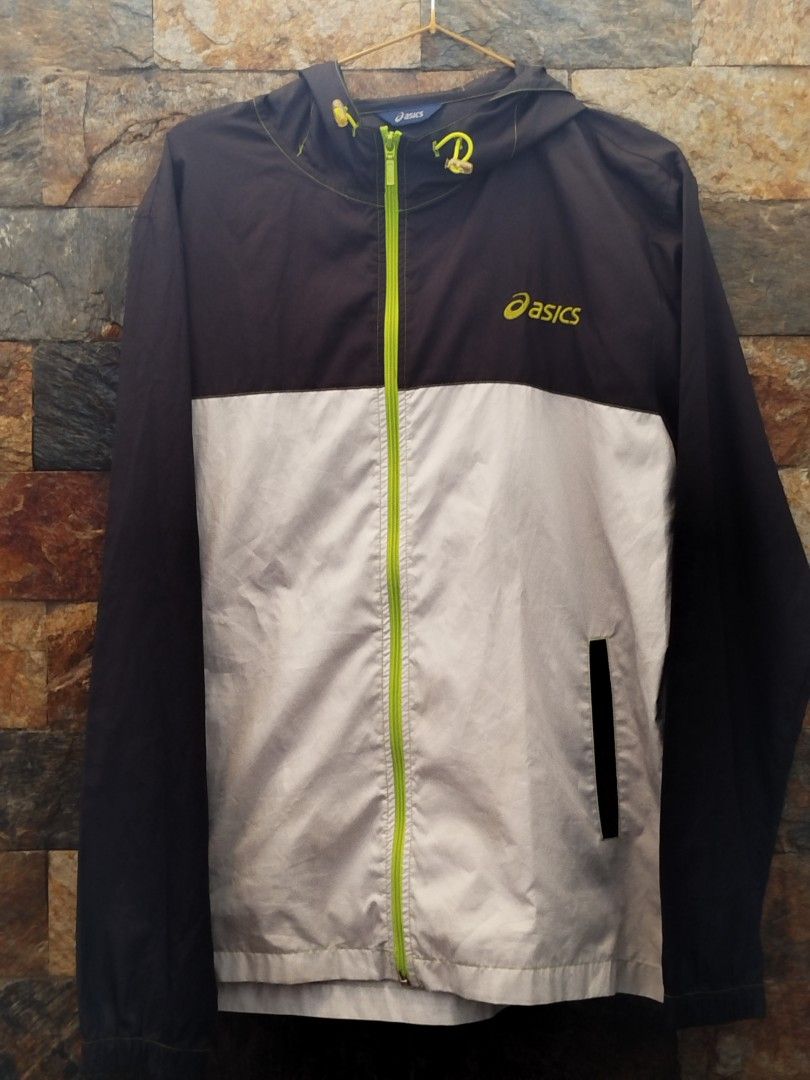 Asics Windbreaker Hooded Jacket (Category: Coats, Jackets and Outerwear) located in Manila. Submitted by asiongmx (Listing ID 1459342288, Image 2). Description: FOR SALE ❗❗❗ Asics Windbreaker Size : Medium- Large Excellent Condition 101% Original Quezon City Decluttering.