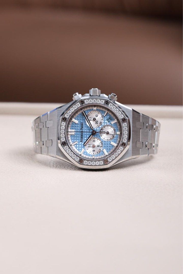 Audemars Piguet Royal Oak Chronograph (Category: Luxury Watches) located in Makati City. Submitted by vintage.grail (Listing ID 1459355625, Image 2). Description: Audemars Piguet Royal Oak Chronograph Reference 26715ST Size 38mm Diamond Bezel, Stainless Steel Icy Blue Dial Year 2024 Complete Set 🏷️ Php 4,000,000 DM to reserve Open for viewing in Vintage Grail, The Peninsula Manila .