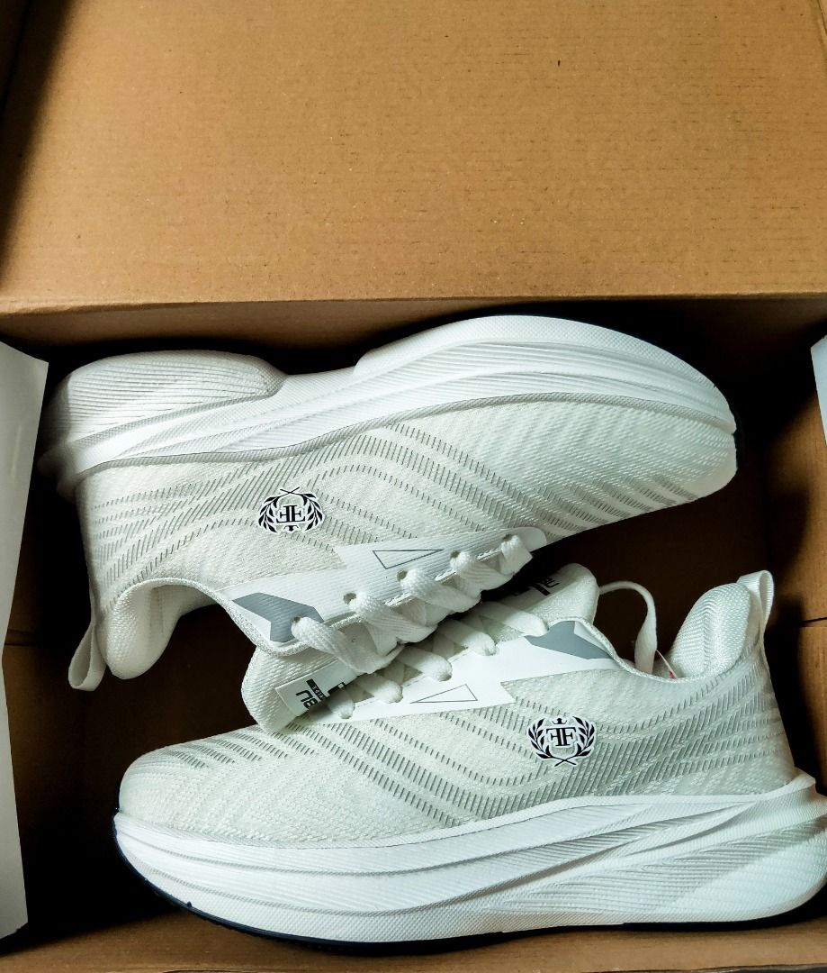 Authentic Fubu Premium Running Shoes (Category: Sneakers) located in Bay. Submitted by kin0918 (Listing ID 1459322556, Image 2). Description: .