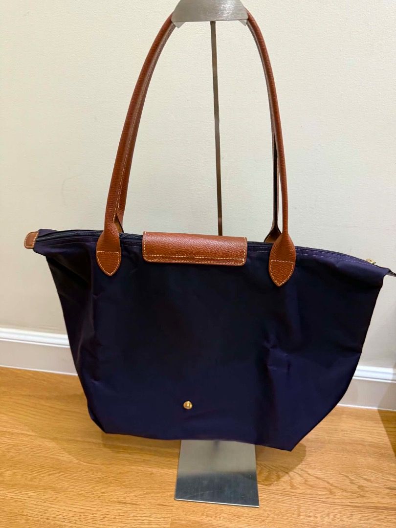 Authentic Longchamp bundle of 2 (Category: Luxury Bags & Wallets) located in Taguig. Submitted by discountedpcs (Listing ID 1459375195, Image 2). Description: .