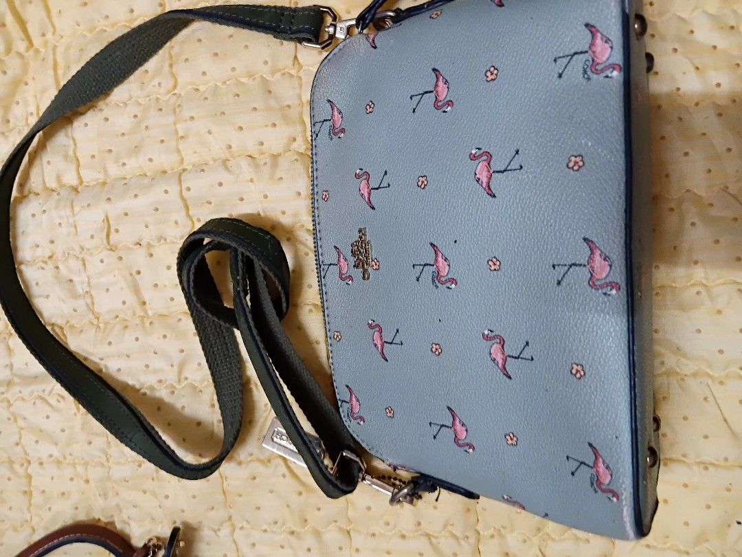 bag bundle (Category: Purses & Pouches) located in Kuala Lumpur. Submitted by okayyyy123 (Listing ID 1459317147, Image 1). Description: .